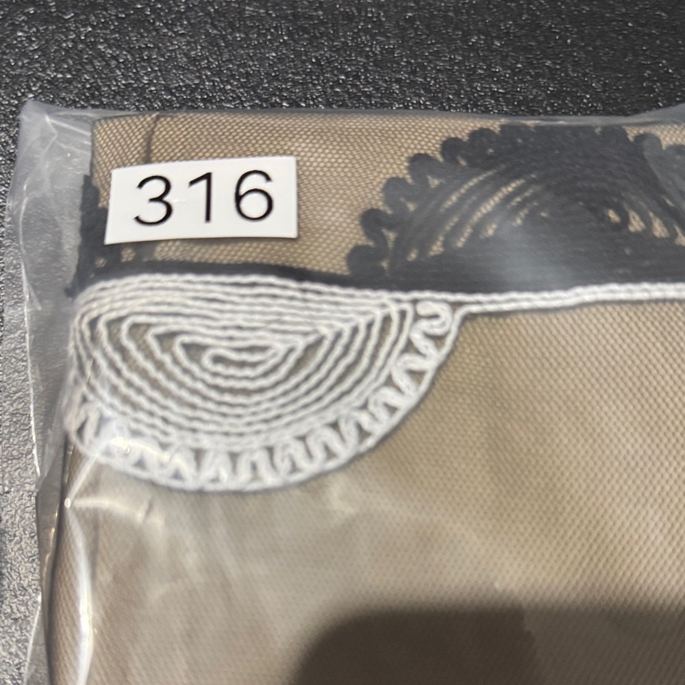 Catherine Malandríno Black and White Half Moon Mesh Dress /Size 4 - Picture 8 of 8